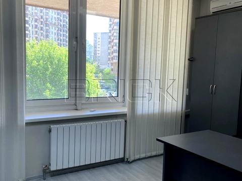 комерційна за адресою В'ячеслава Чорновола вул., 20