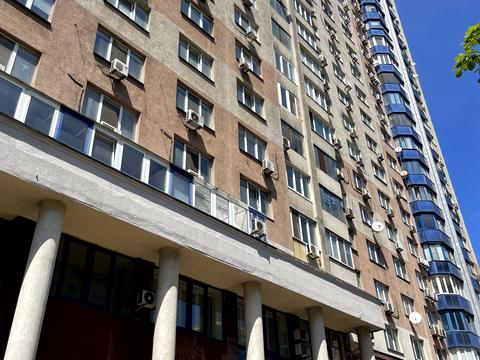 комерційна за адресою В'ячеслава Чорновола вул., 20