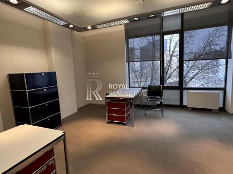 комерційна за адресою Студентська вул., 5-7В