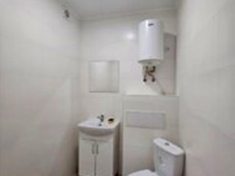 комерційна за адресою Ревуцького вул., 54