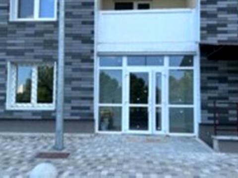 комерційна за адресою Ревуцького вул., 54