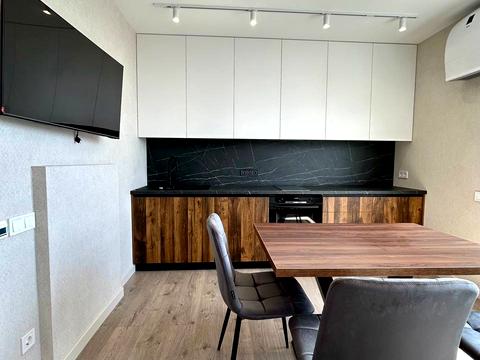 квартира за адресою Салютна вул., (Будинок 02301-02303)