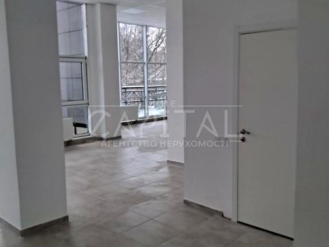 комерційна за адресою Загорівська вул. (Багговутівська), 1-А