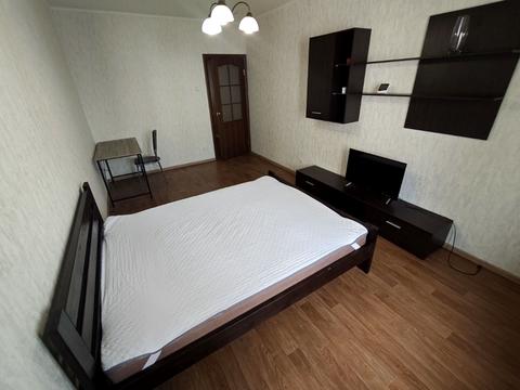 квартира за адресою Софії Русової вул., 1