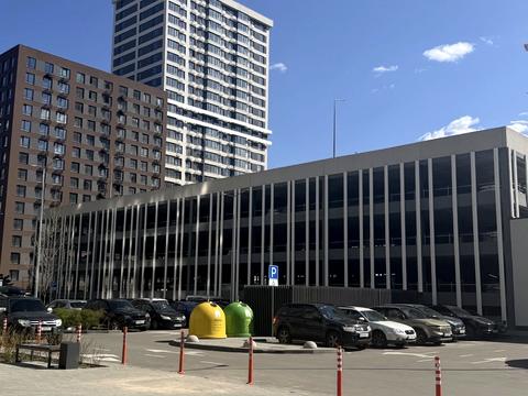 паркомісце за адресою Всеволода Змієнка вул., 32