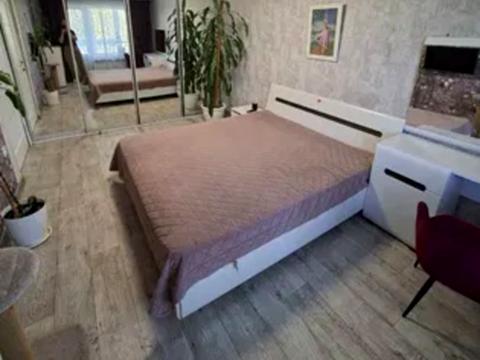 квартира за адресою Шкільна вул. (Героїв Сталінграда), 8