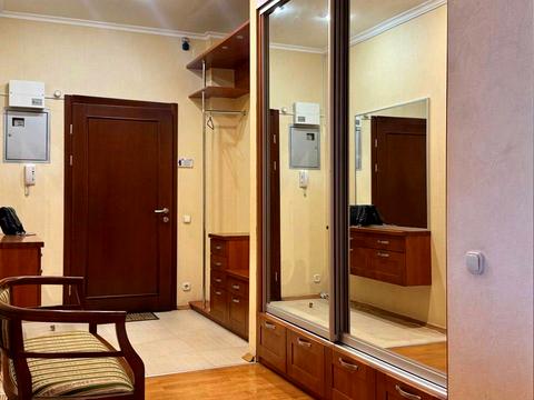 квартира за адресою Академіка Чекмарьова вул., 2