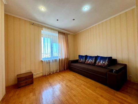 квартира за адресою Академіка Чекмарьова вул., 2