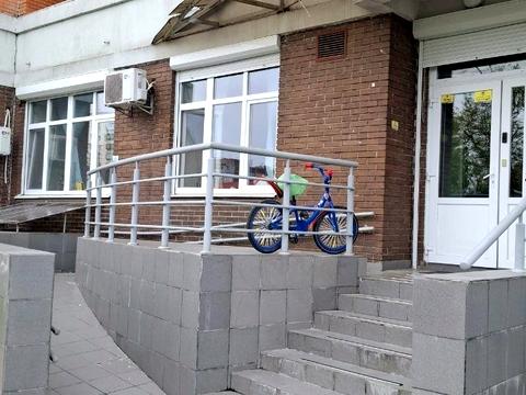 комерційна за адресою Аркадія Голуба вул. (Постишева), 1-В