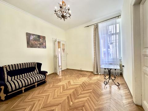 квартира за адресою Шота Руставелі вул., 4