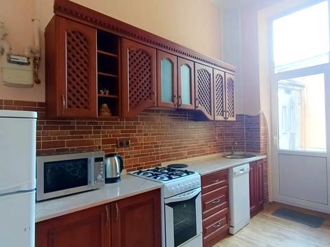 квартира за адресою Шота Руставелі вул., 4