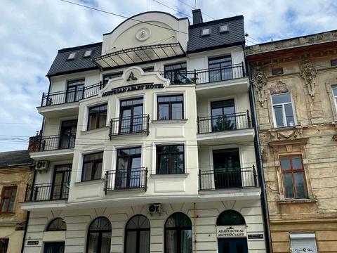 комерційна за адресою Старий Ринок пл., 7