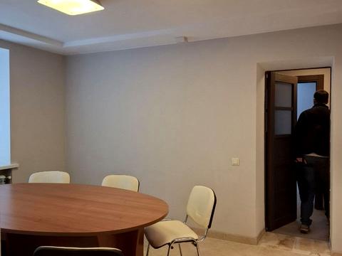 комерційна за адресою Голосіївська вул., 13