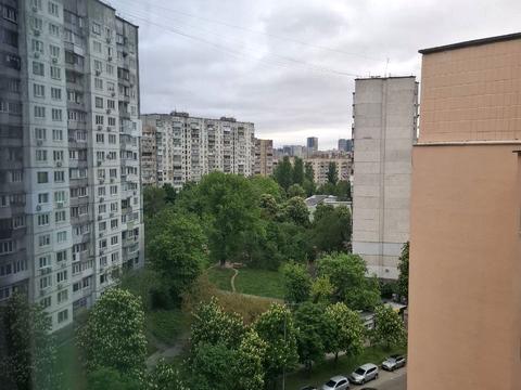 комерційна за адресою Голосіївська вул., 13