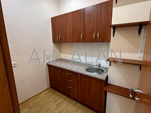 комерційна за адресою Лейпцизька вул., 2/37