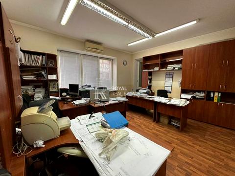 коммерческая по адресу Владимира Ивасюка просп. (Героїв Сталінграду), 4