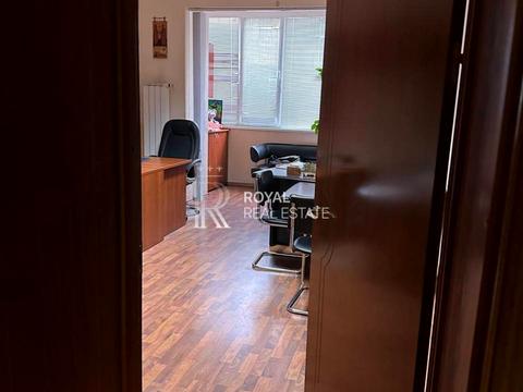 коммерческая по адресу Владимира Ивасюка просп. (Героїв Сталінграду), 4