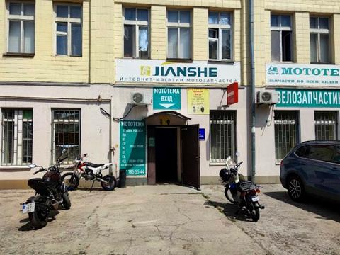 комерційна за адресою Ґарета Джонса вул. (Сім'ї Хохлових), 8