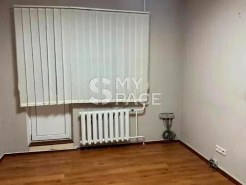 комерційна за адресою Анни Ахматової вул., 37