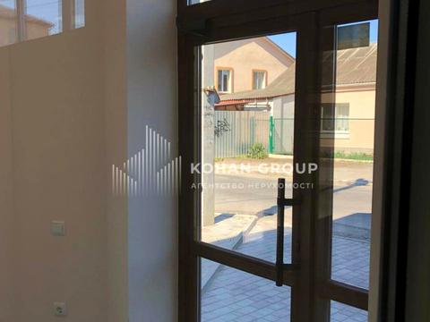 комерційна за адресою Йосипа Лапушкіна пров., 9