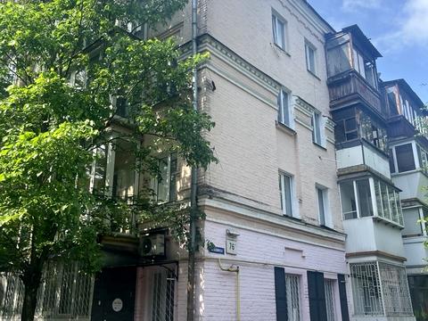 комерційна за адресою Володимирська вул., 76-Б