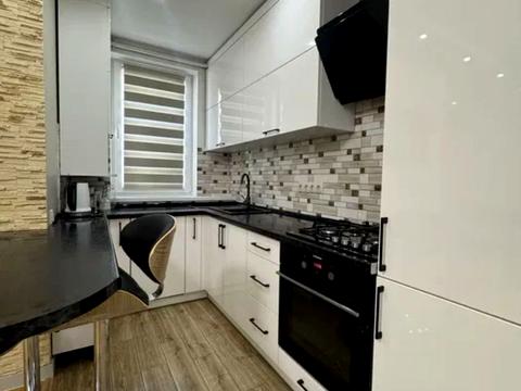 квартира за адресою Роксоляни вул., (Будинок)