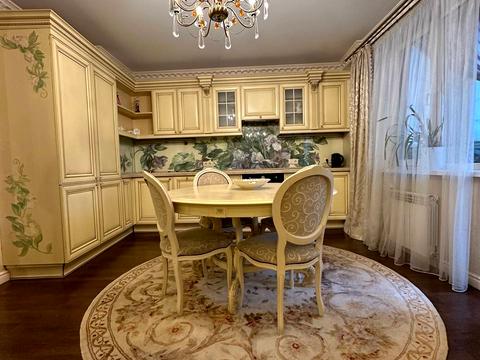 квартира за адресою Дніпровська набережна вул., 19-В