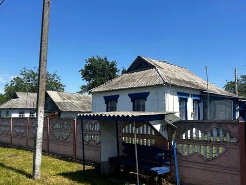 будинок за адресою с. Телешівка, Центральна