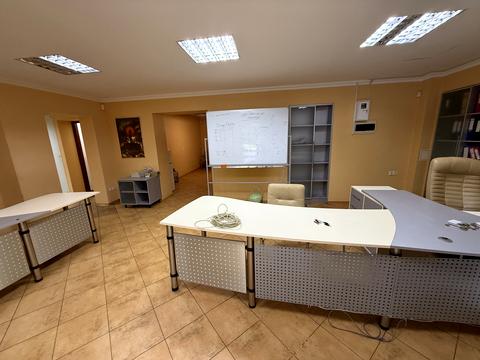 комерційна за адресою Наукова вул., 59а