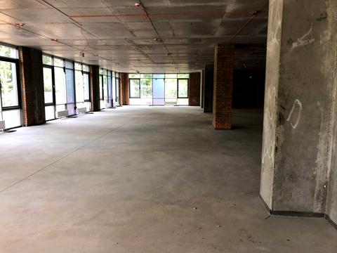 1865904391963367