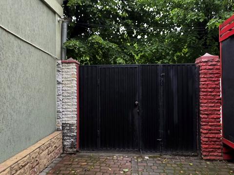 1865921819187510