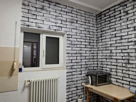 комерційна за адресою Головна вул., 144