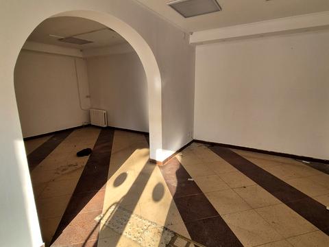 комерційна за адресою Владислава Бувалкіна вул. (Бочарова Генерала), 40