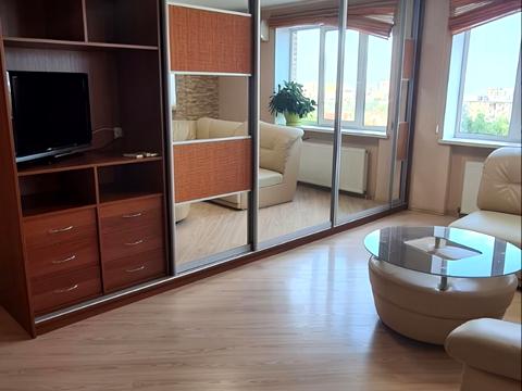 квартира за адресою Сергія Подолинського вул. (Благоєва), 7