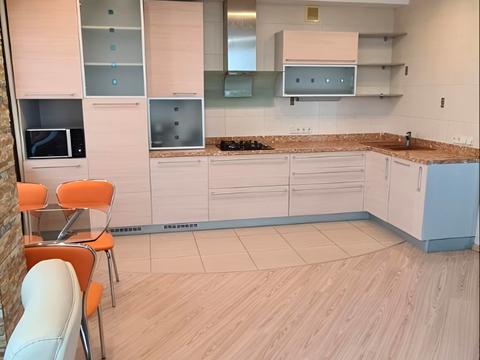 квартира за адресою Сергія Подолинського вул. (Благоєва), 7