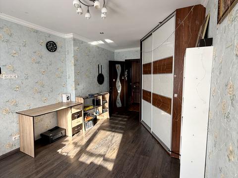 квартира за адресою Степана Бандери просп., 83-Г