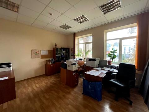 комерційна за адресою Броварська вул., 4б