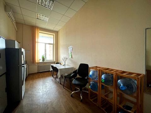 комерційна за адресою Броварська вул., 4б