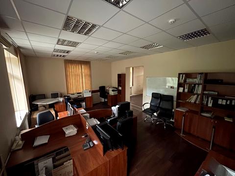 комерційна за адресою Броварська вул., 4б