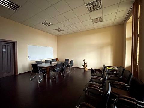 комерційна за адресою Броварська вул., 4б
