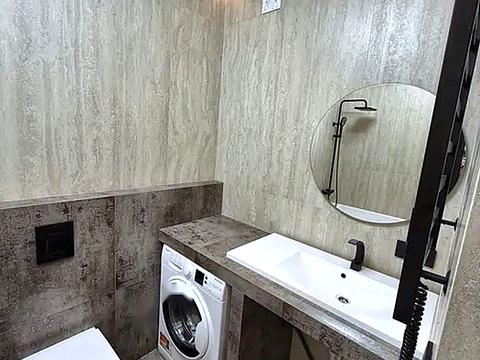 квартира за адресою Ужгород, Героїв 128-ї Бригади вул., 56 к1