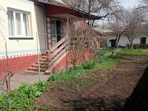 будинок за адресою Центральна вул., 2