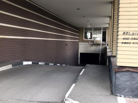 паркомісце за адресою Володимира Івасюка просп. (Героїв Сталінграду), 12-М