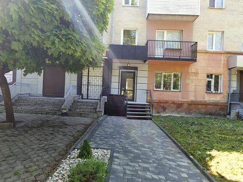коммерческая по адресу майдан Незалежности пл., 7