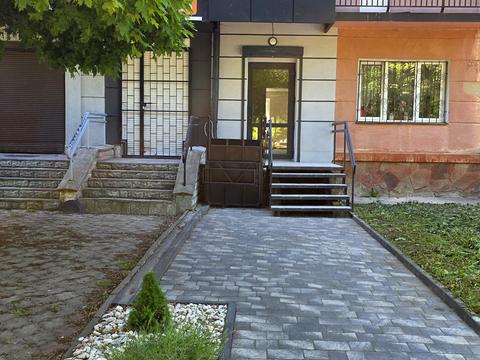 коммерческая по адресу майдан Незалежности пл., 7