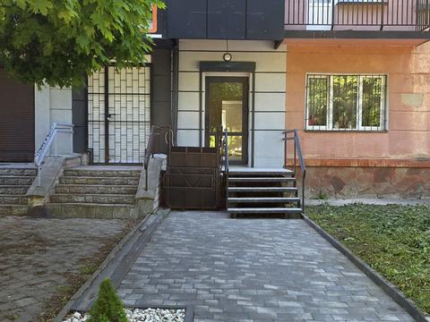 коммерческая по адресу майдан Незалежности пл., 7