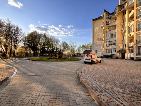 квартира за адресою Олександра Олеся вул., 25д