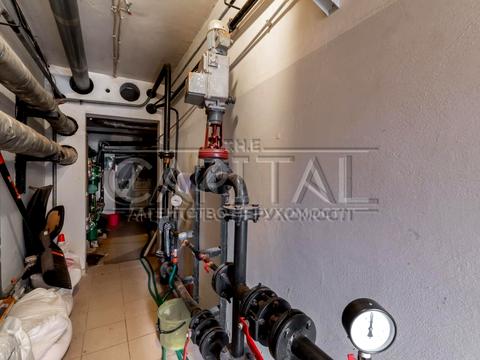 комерційна за адресою Воздвиженська вул., 58