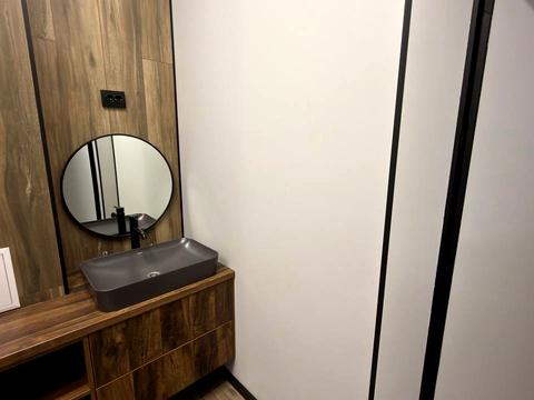 комерційна за адресою І. Богуна вул., 27-Б