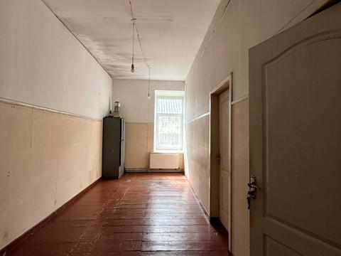 комерційна за адресою Центральна, 15